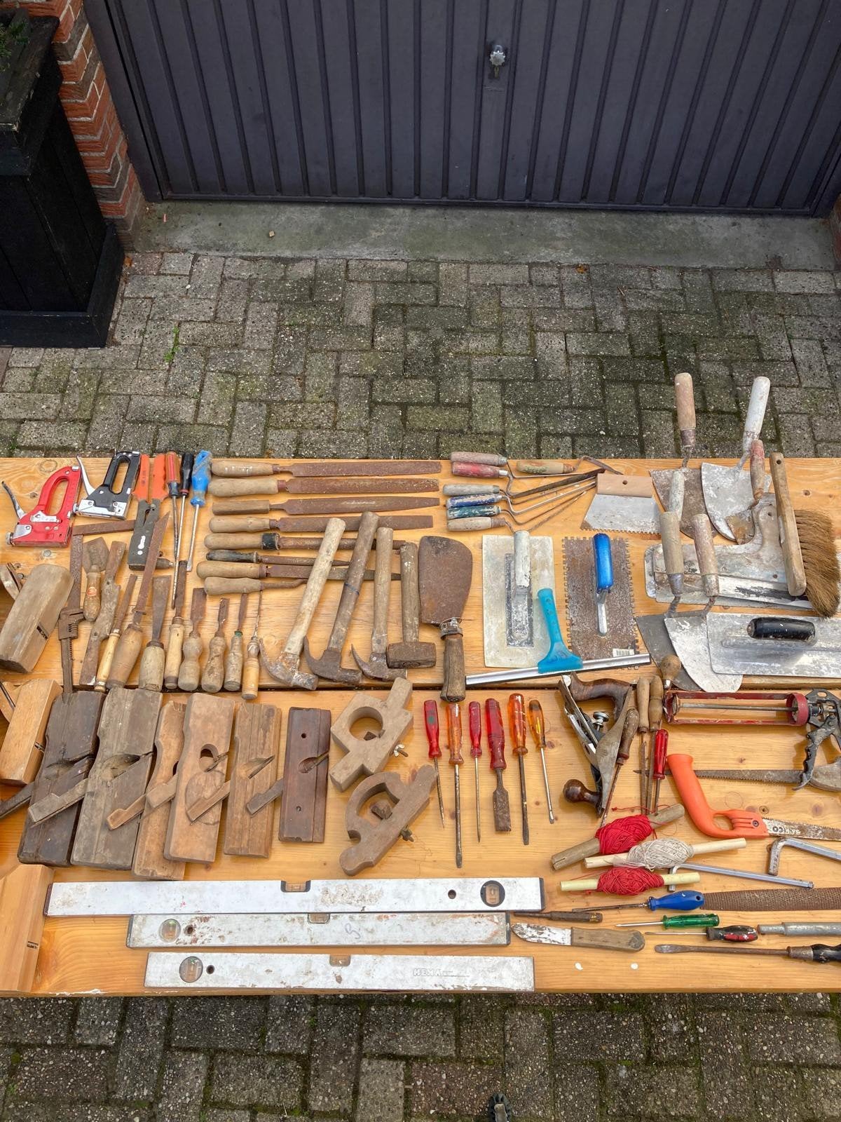Antiek gereedschap, Ophalen
