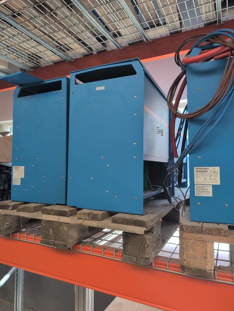 Victron Quattro 15 kVA Omvormer/Lader, Doe-het-zelf en Verbouw, Elektra en Kabels, Gebruikt, Overige typen, Ophalen of Verzenden
