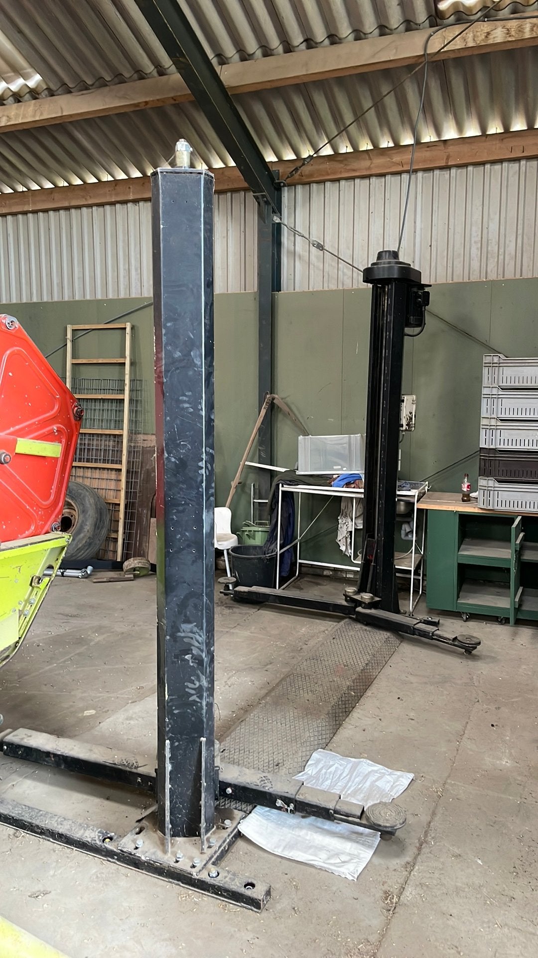 2 koloms hefbrug - 2500 kg, Ophalen, Gebruikt, Elektrisch