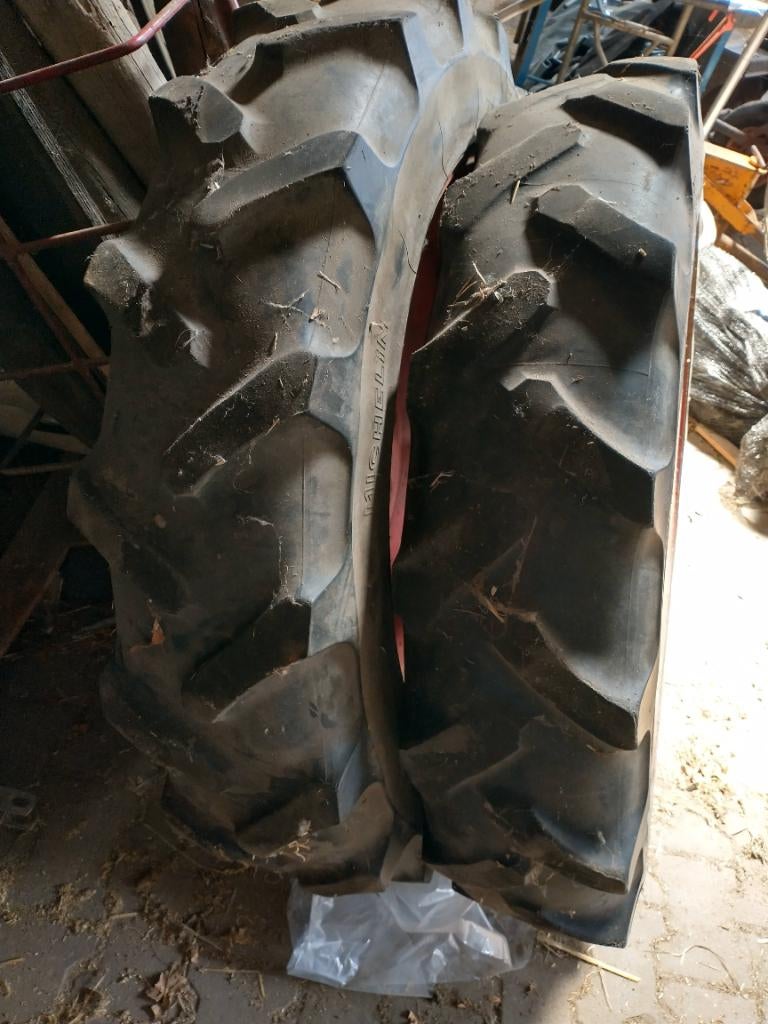 Banden 9.5 R28 met velg, Ophalen