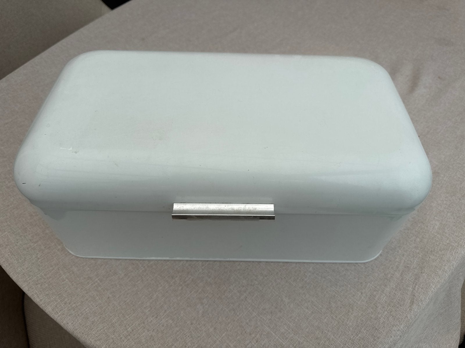 Witte broodtrommel met zilveren handvat, Broodtrommel, Ophalen of Verzenden, Gebruikt, Wit