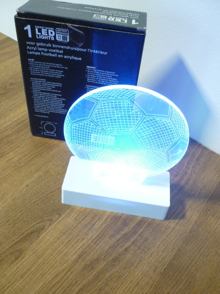 Acryl lampje / voetbal lamp / lichtje op batterij / ledlicht, Huis en Inrichting, Figuurlamp, Kunststof, Meerkleurig, Overige stijlen