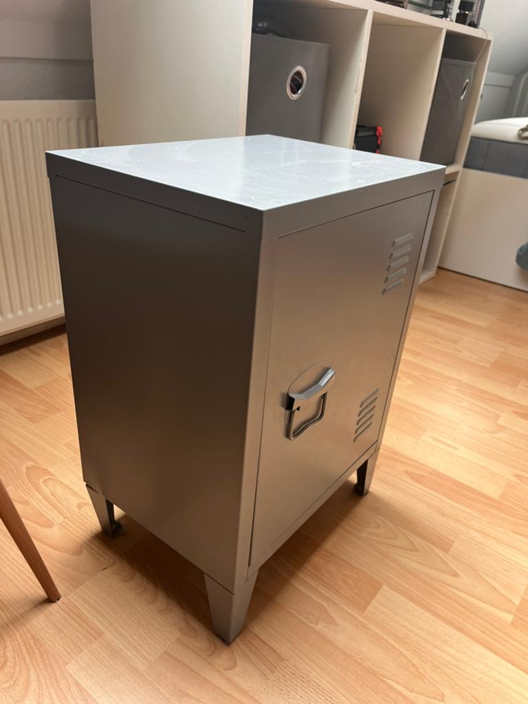 Locker, Ophalen, Gebruikt