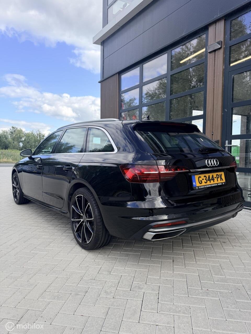 Audi A4 Avant 35 TFSI Launch S EDITION NAP/LEER/GARANTIE, Dealer onderhouden, Gebruikt, 4 cilinders, A4