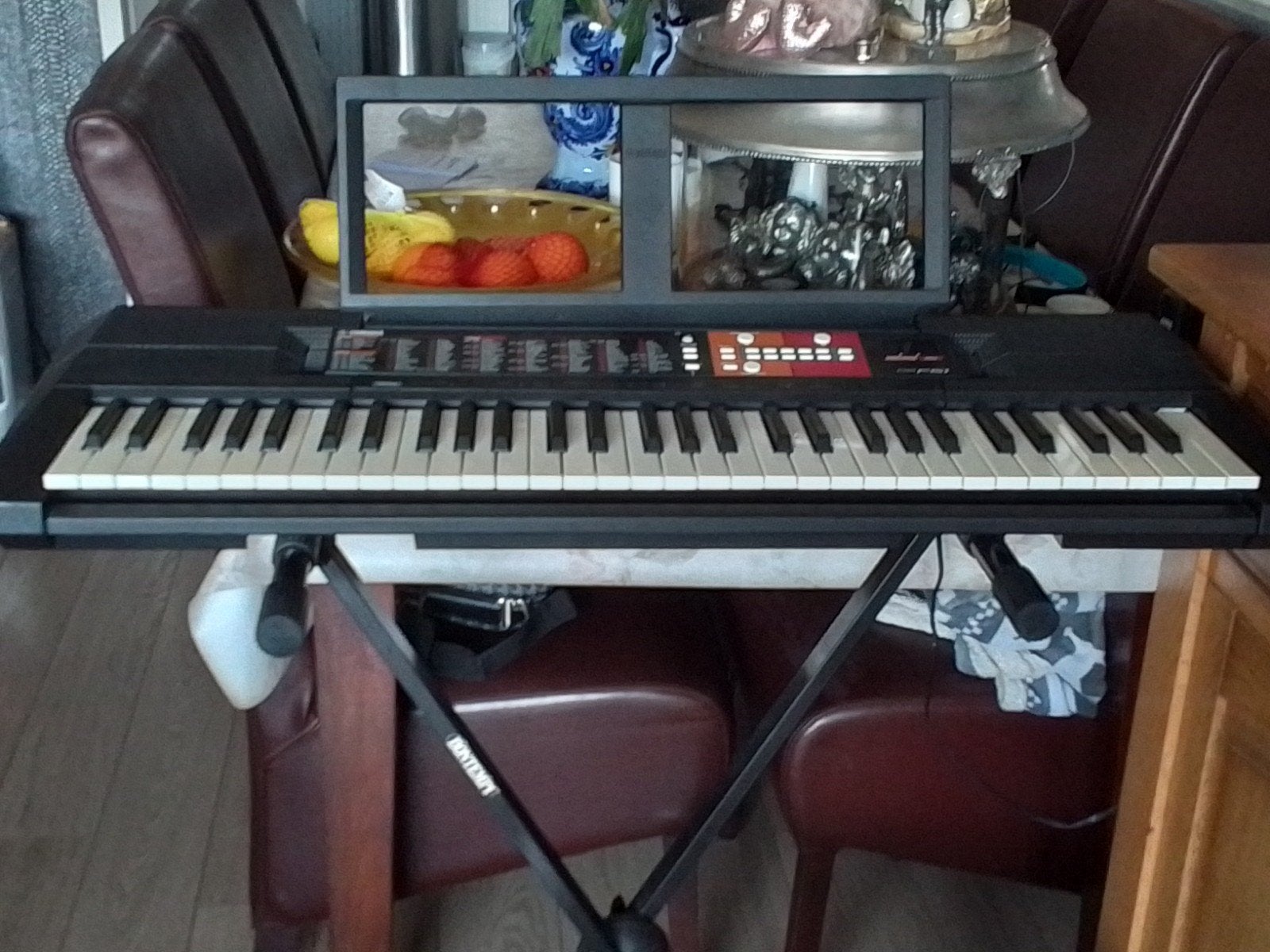 Yamaha Keyboard met standaard, kruk en boekhouder, Muziek en Instrumenten, Keyboards, Yamaha, Ophalen of Verzenden, Met standaard