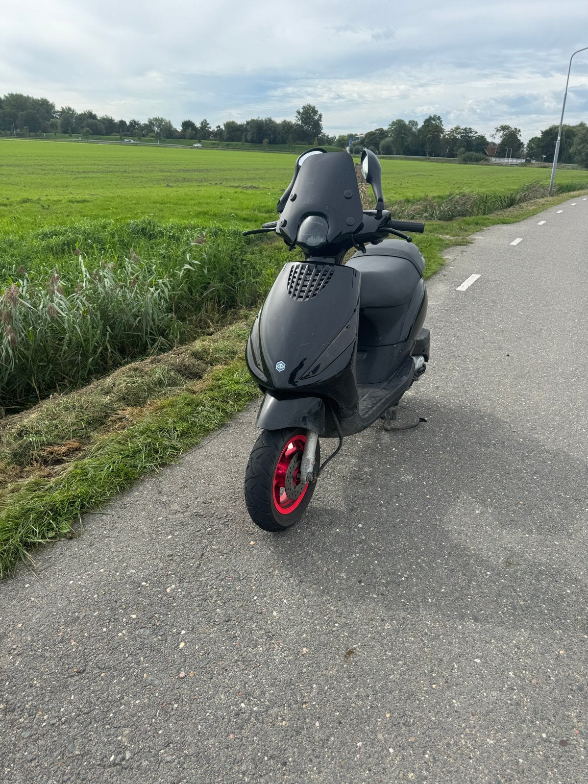 Piaggio Zip 2000 4-takt 50cc – Zwart – 10.700 km, Ophalen, Piaggio, Gebruikt, Benzine