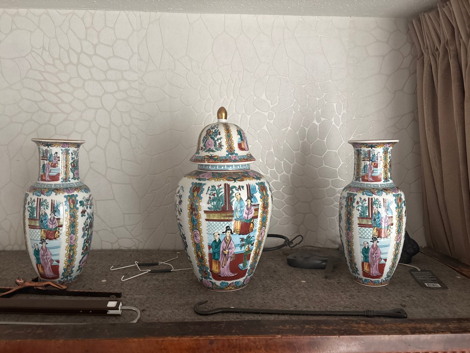 Set van 3 Chinese Vazen en Gemberpot, Ophalen