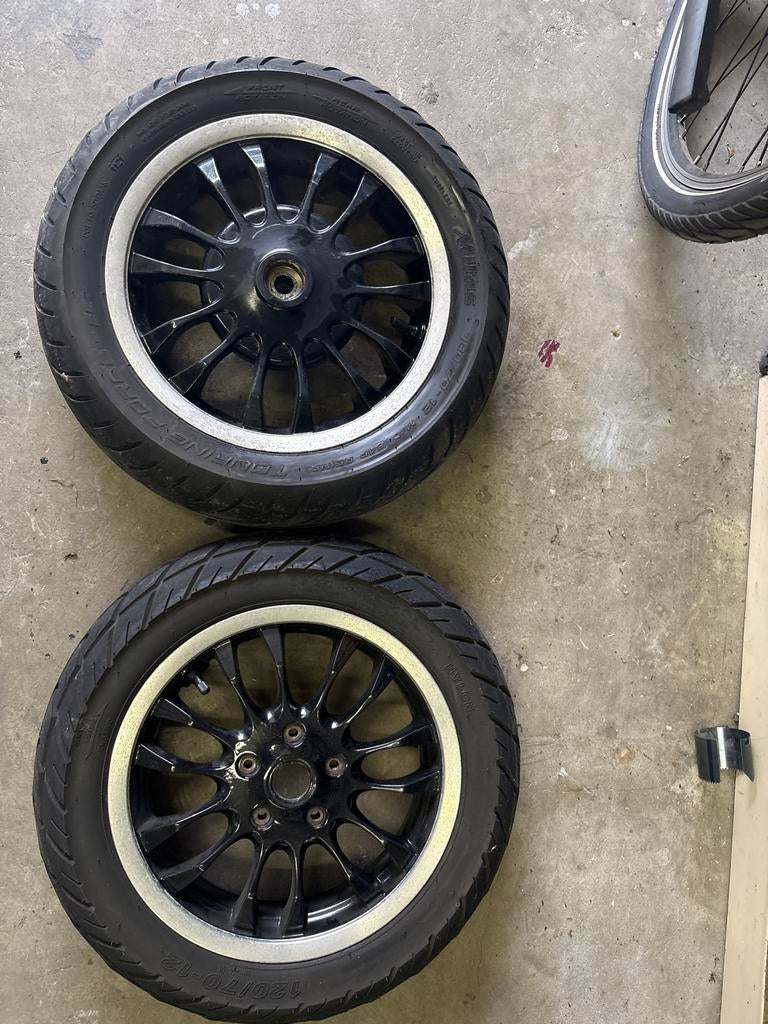 Vespa velg + banden PER2, Ophalen