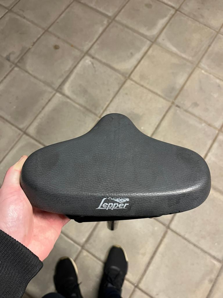 Lepper fietszadel te koop!!, Ophalen, Zo goed als nieuw
