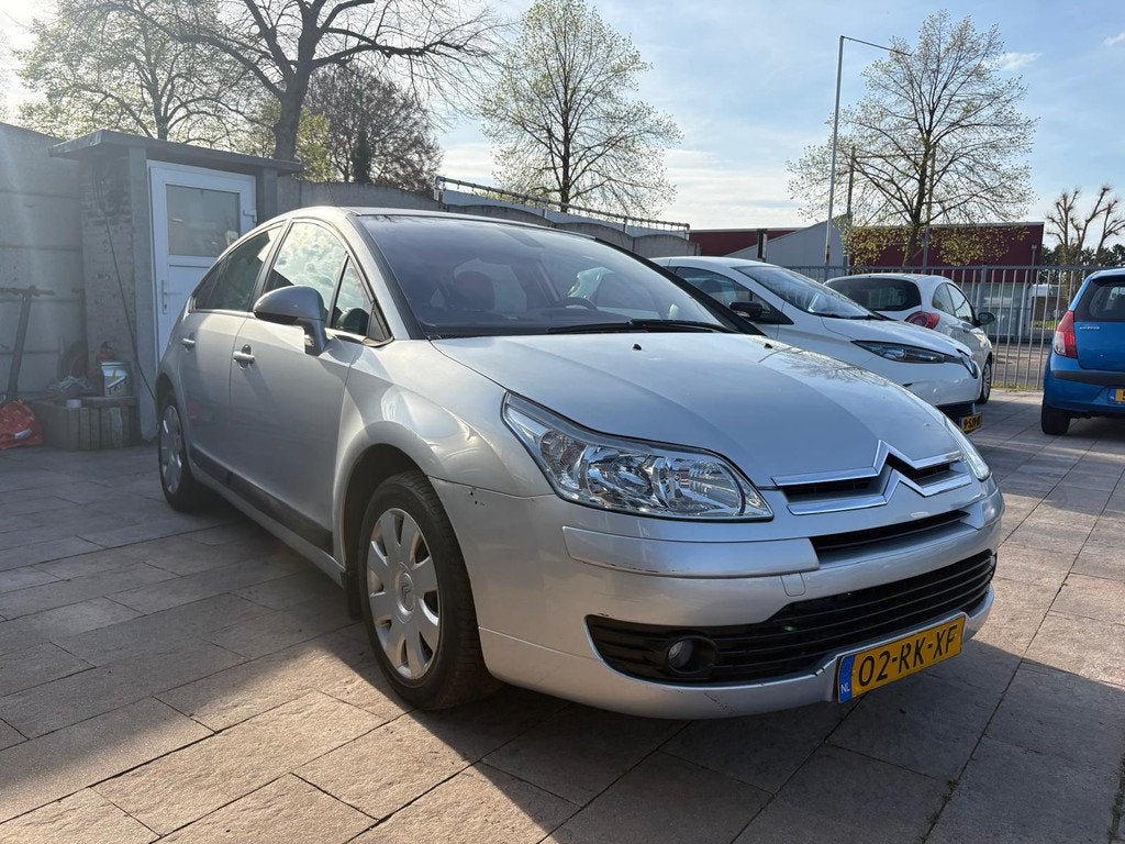 Citroen C4 1.6-16V Ligne Ambiance Cruise / Airco / Trekhaak, Auto's, Citroën, Stof, Gebruikt, 4 cilinders, Grijs