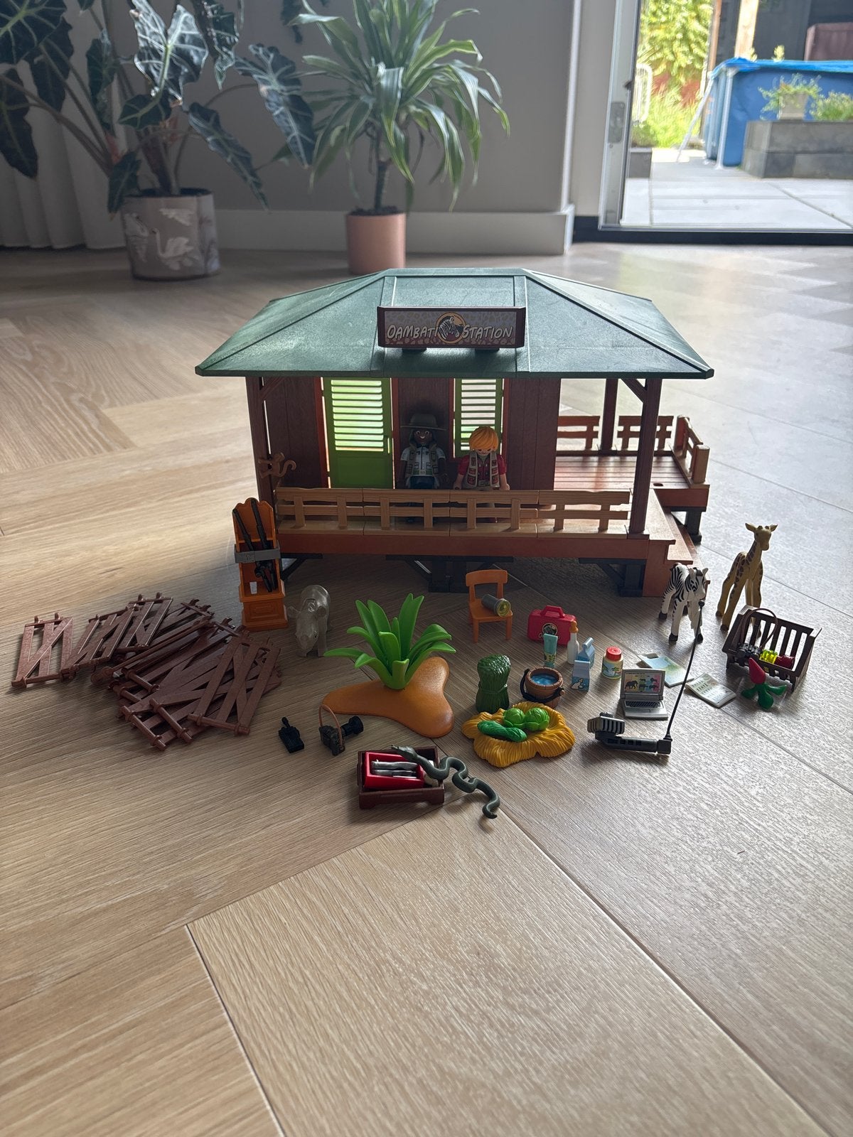 Playmobil Oambati Station 6936 met figuren en dieren, Ophalen, Wild life, Gebruikt, Gebouw