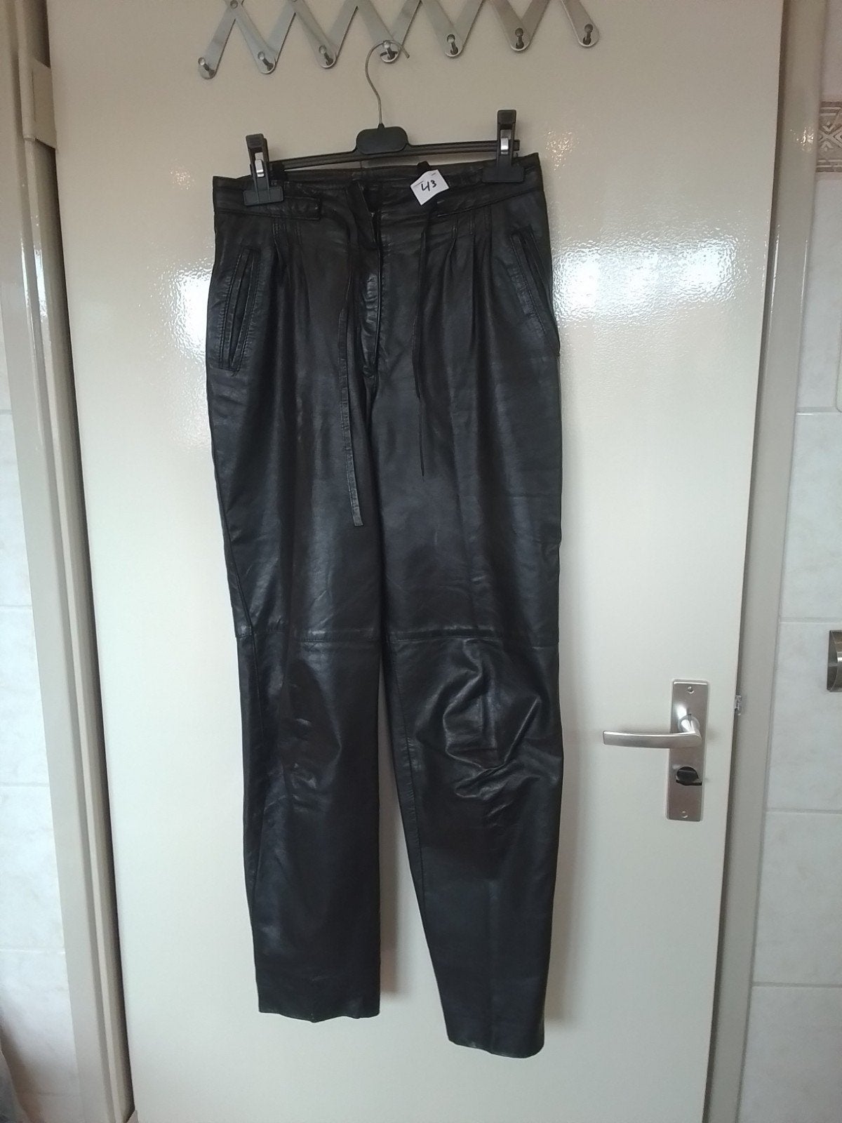 43 Echte leren dames broek maat 38, Maat 38/40 (M), Zwart, Ophalen of Verzenden, Zo goed als nieuw