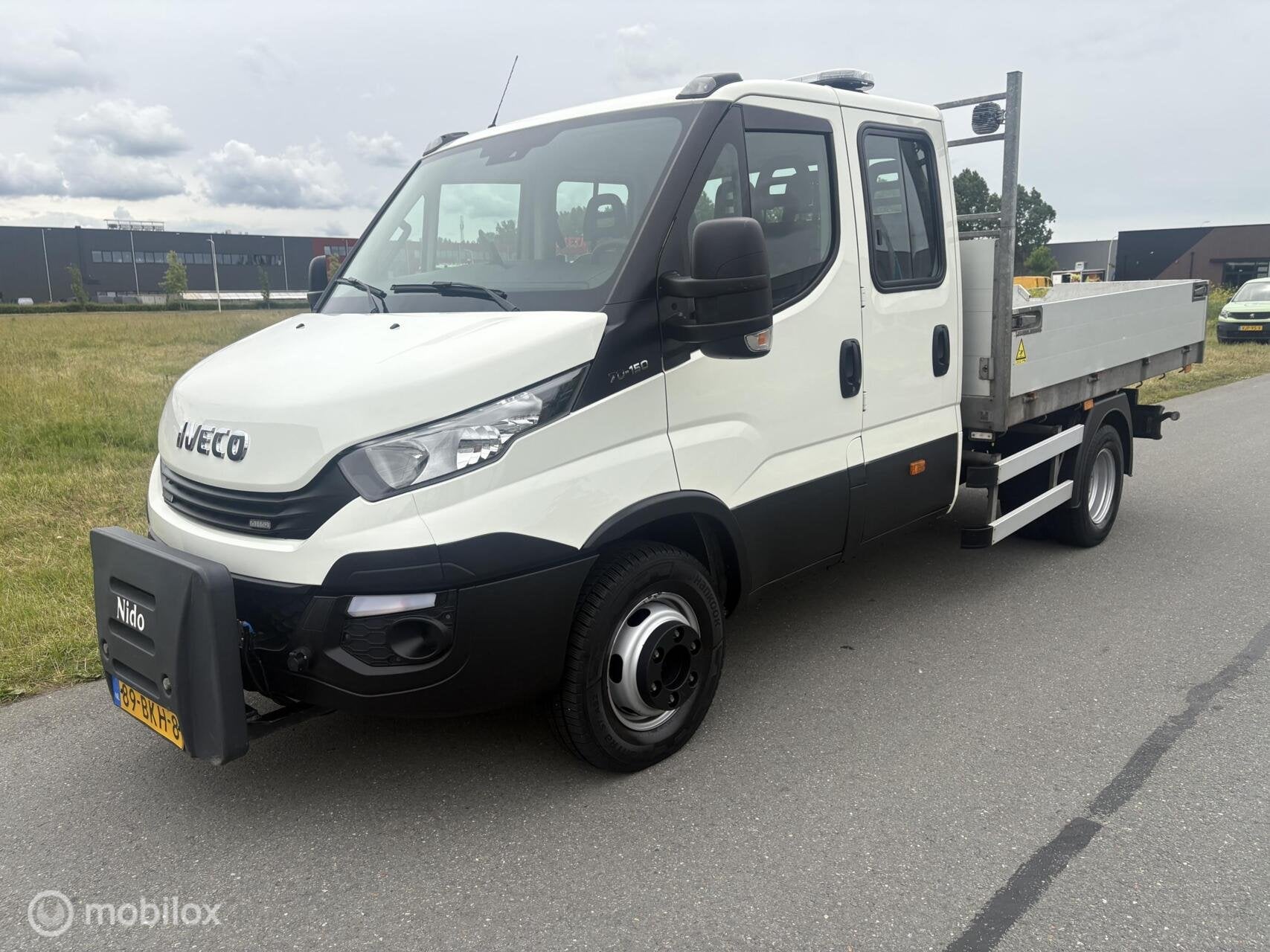 Iveco 70C15 Kipper 6 persoons NIDO Motor PTO 123000KM 1e eig, Auto's, Vrachtwagens, Achterwielaandrijving, Zwart, Wit, Bedrijf