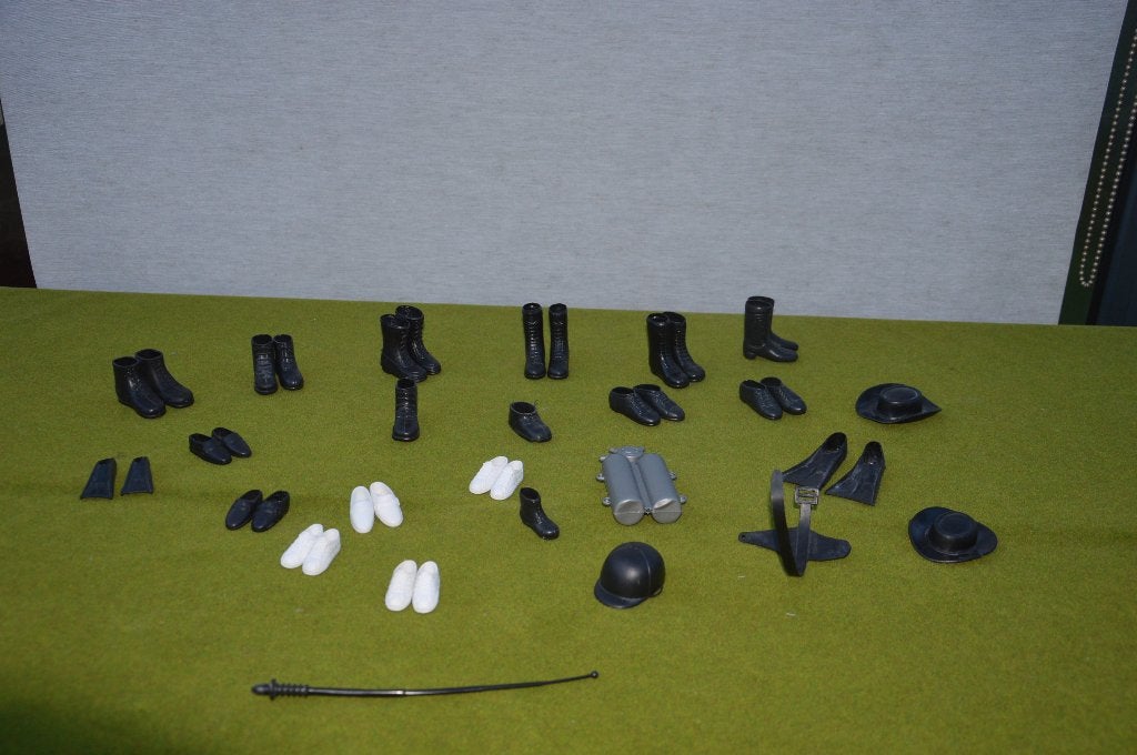 Vintage ( Barbie) poppen schoentjes voor de manlijke poppen, Ophalen of Verzenden, Gebruikt, Kleertjes