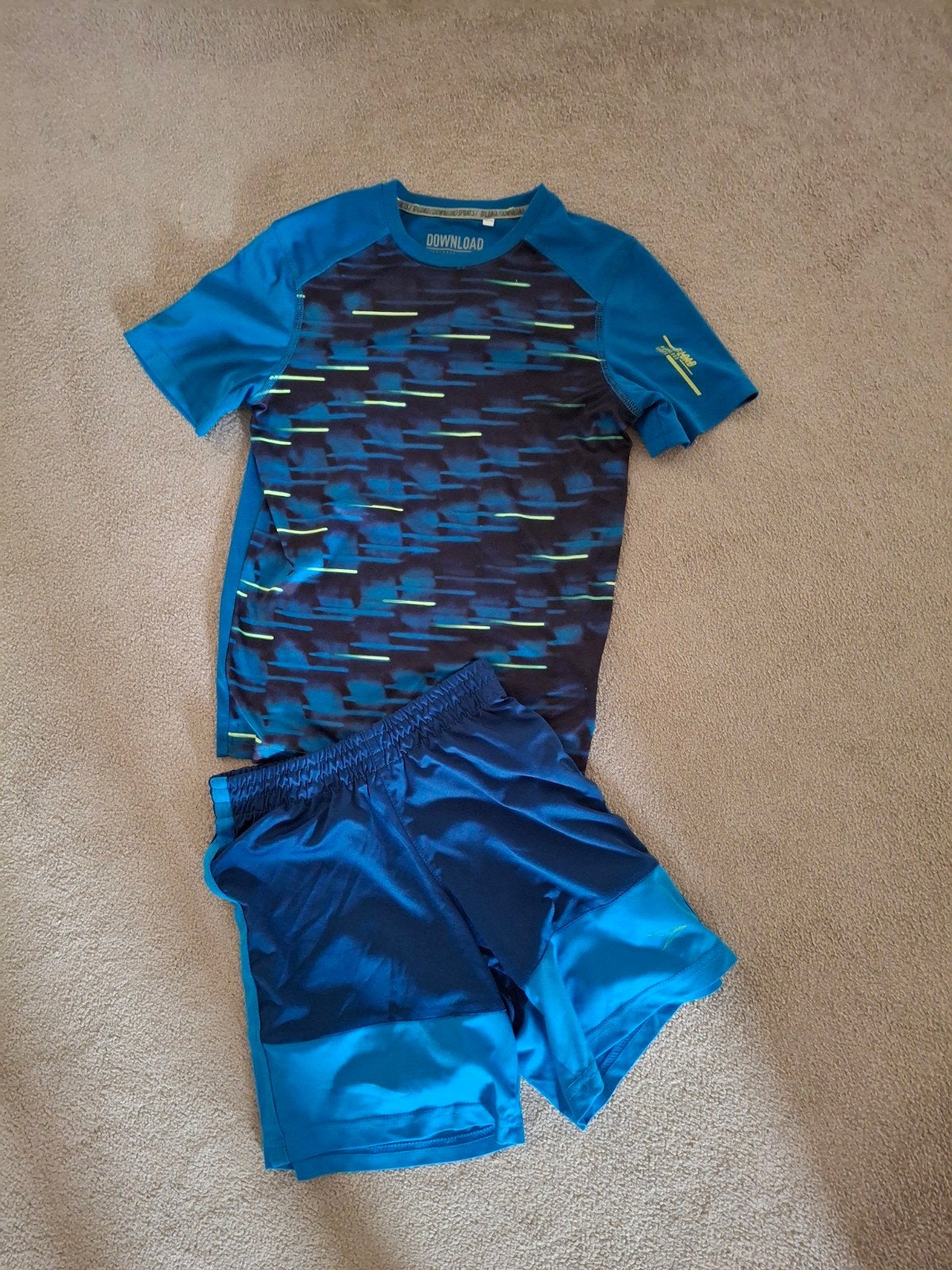 Sportkleding setje jongen maat 134/140, Ophalen of Verzenden, Zo goed als nieuw, Jongen, Sport- of Zwemkleding