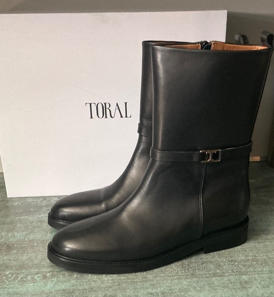 Toral. Zwarte leren laarzen. Mt 41. Nieuw!!!, Zwart, Lage of Enkellaarzen, Nieuw, Ophalen of Verzenden