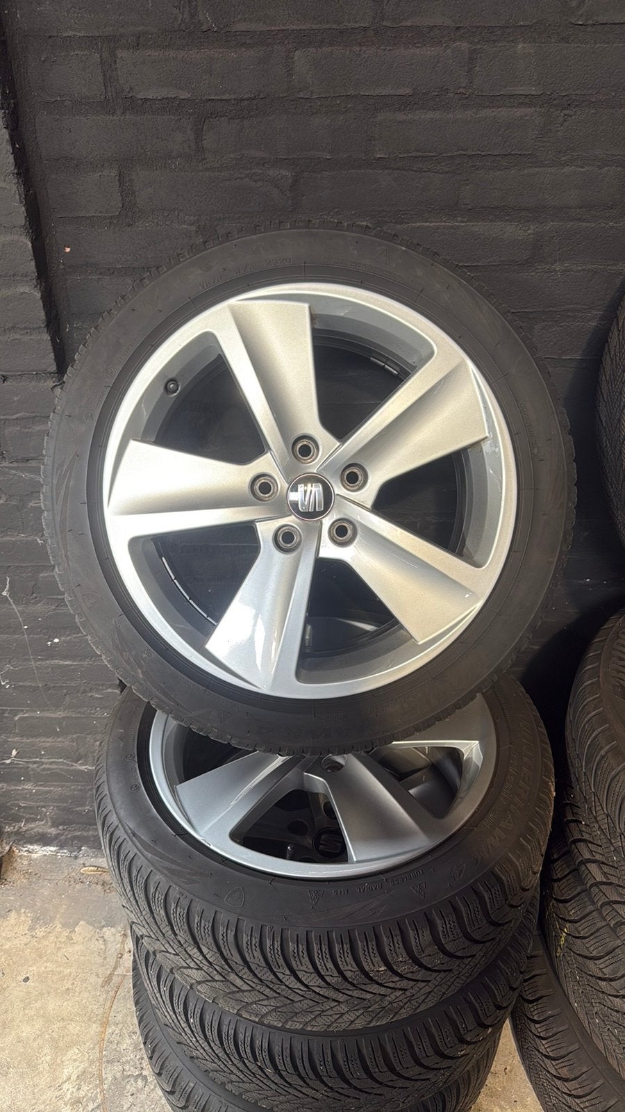 Seat Leon Cupra winterset, Ophalen, 225 mm, Winterbanden, Banden en Velgen