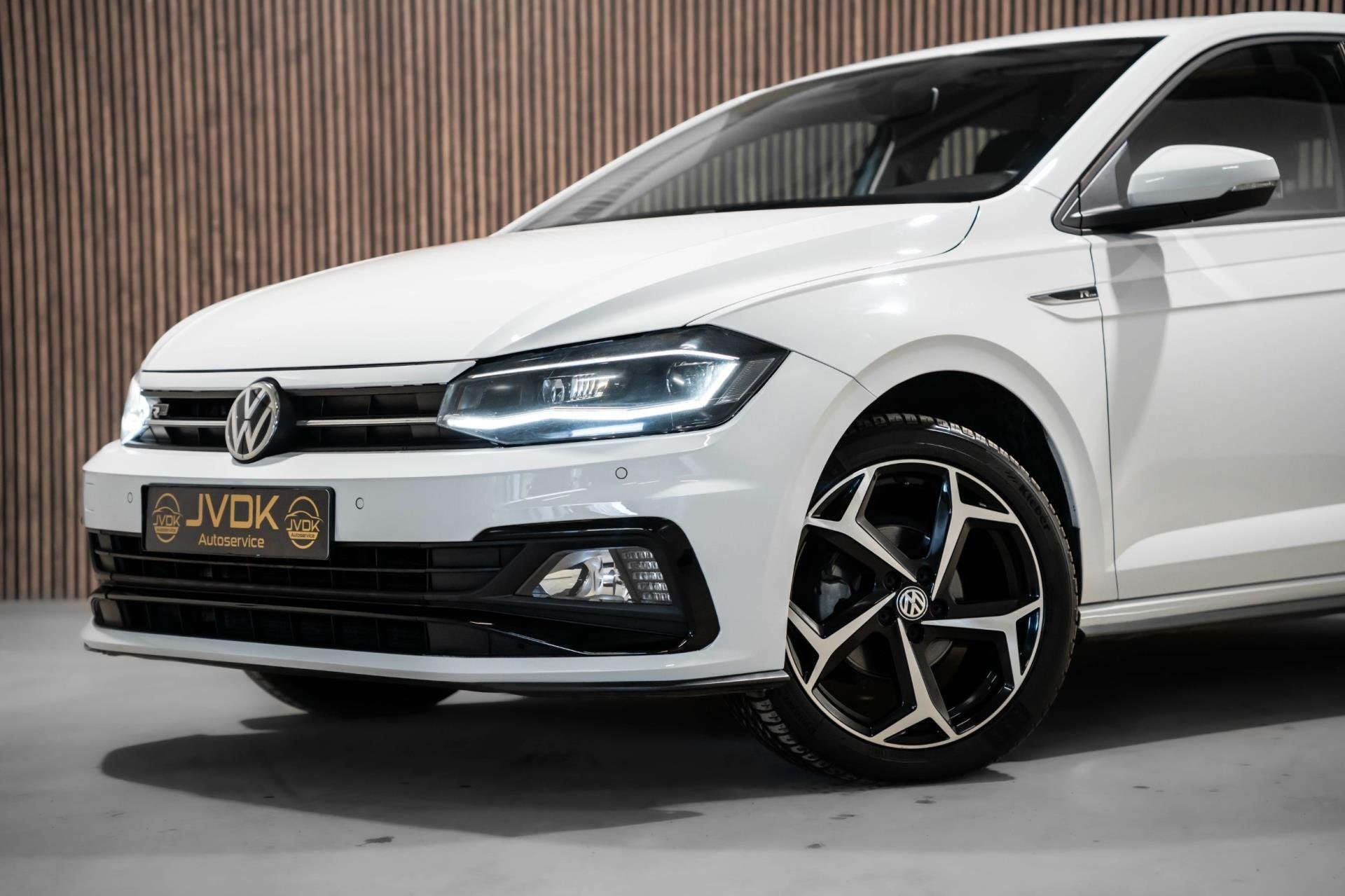 Volkswagen POLO 1.0 TSI R-Line DSG LED CRUISE PDC 2020, Auto's, Volkswagen, Stof, Gebruikt, 95 pk, Wit