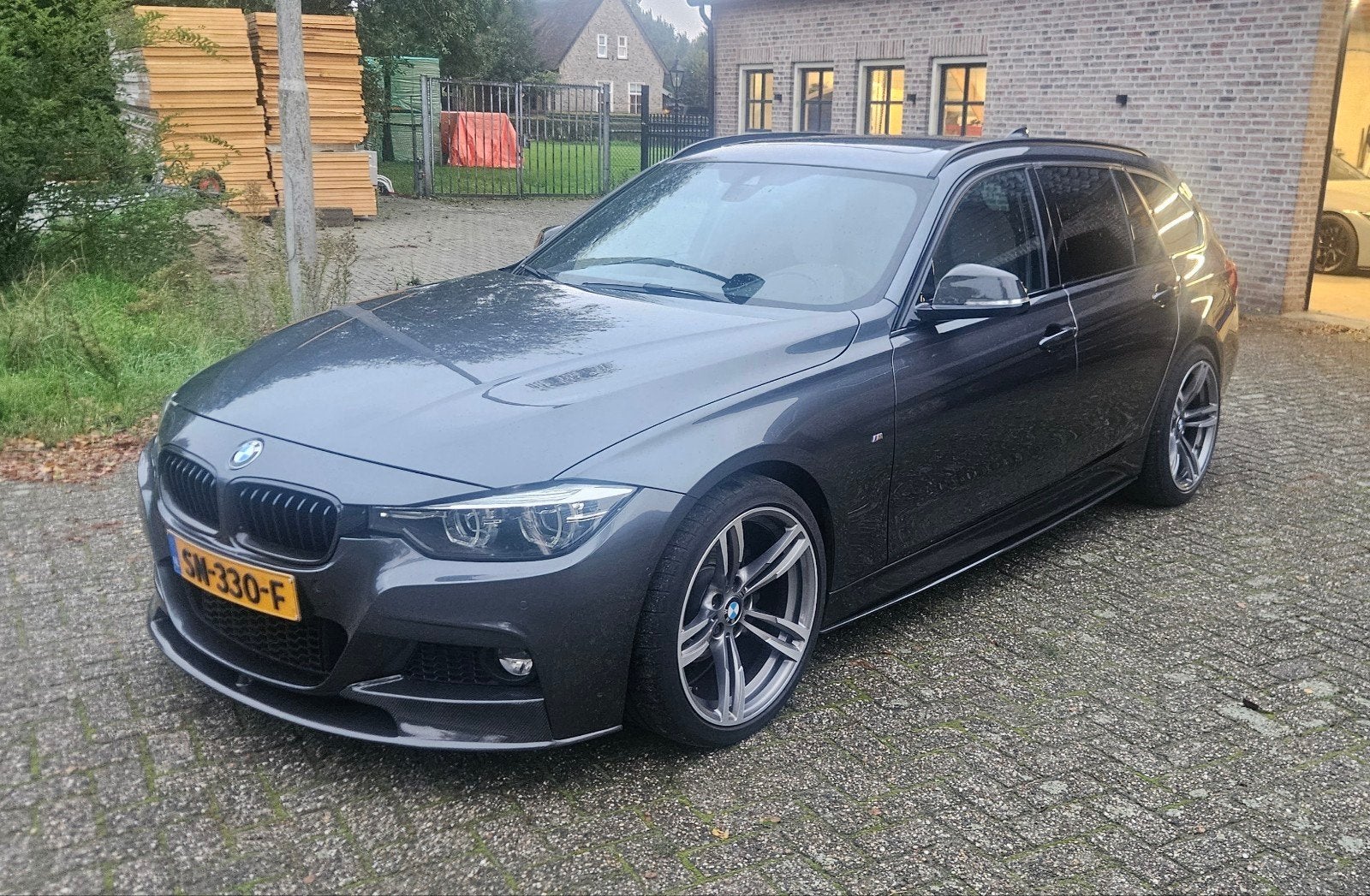 BMW F31 320i 184pk Aut 2018, Auto's, 1998 cc, Achterwielaandrijving, 1800 kg, Beige