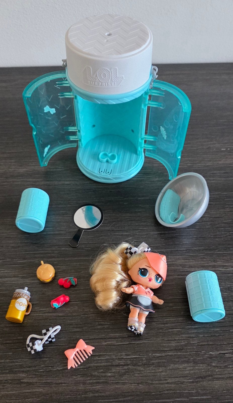 Lol mini surprise doll in hairspray can, Ophalen, Zo goed als nieuw