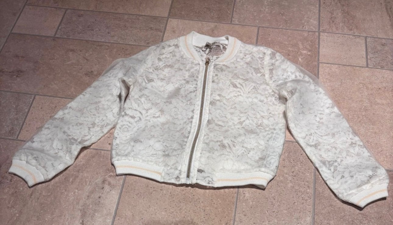 Twinset kanten vestje maat 140, Mi, Overige typen, Meisje, Zo goed als nieuw