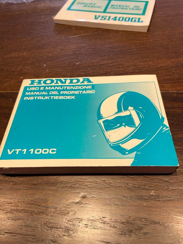 Instructieboek Honda VT1100 - Nederlands - Uitstekende staat, Motoren, Handleidingen en Instructieboekjes, Ophalen of Verzenden