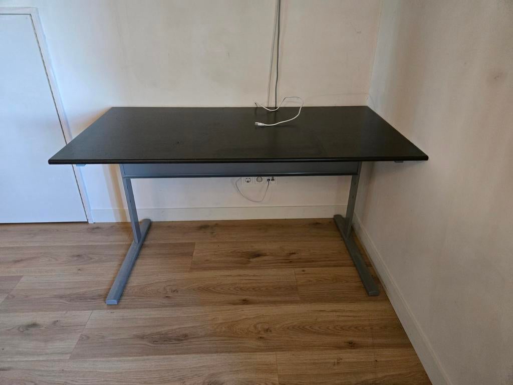 Bureau, Ophalen
