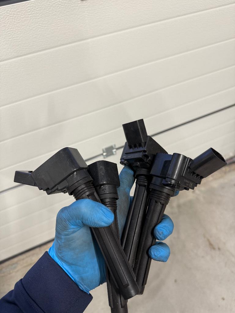 Foto 4 van 4x Originele VW Bobines 06L 905 110 K