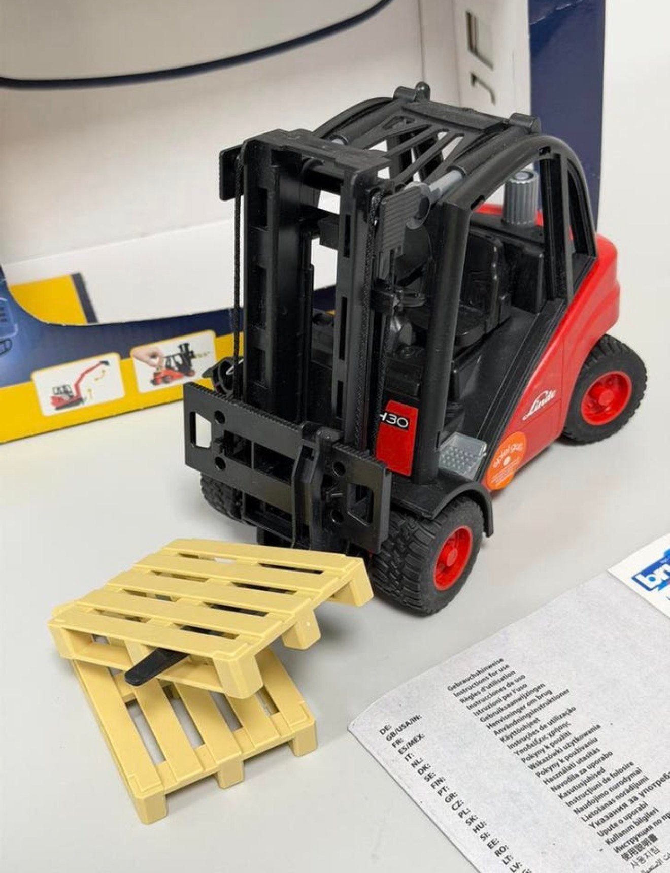 Bruder Linde H35 Vorkheftruck 1:16 + pallets - Letop 1 vork, Nieuw, Ophalen of Verzenden, H, H