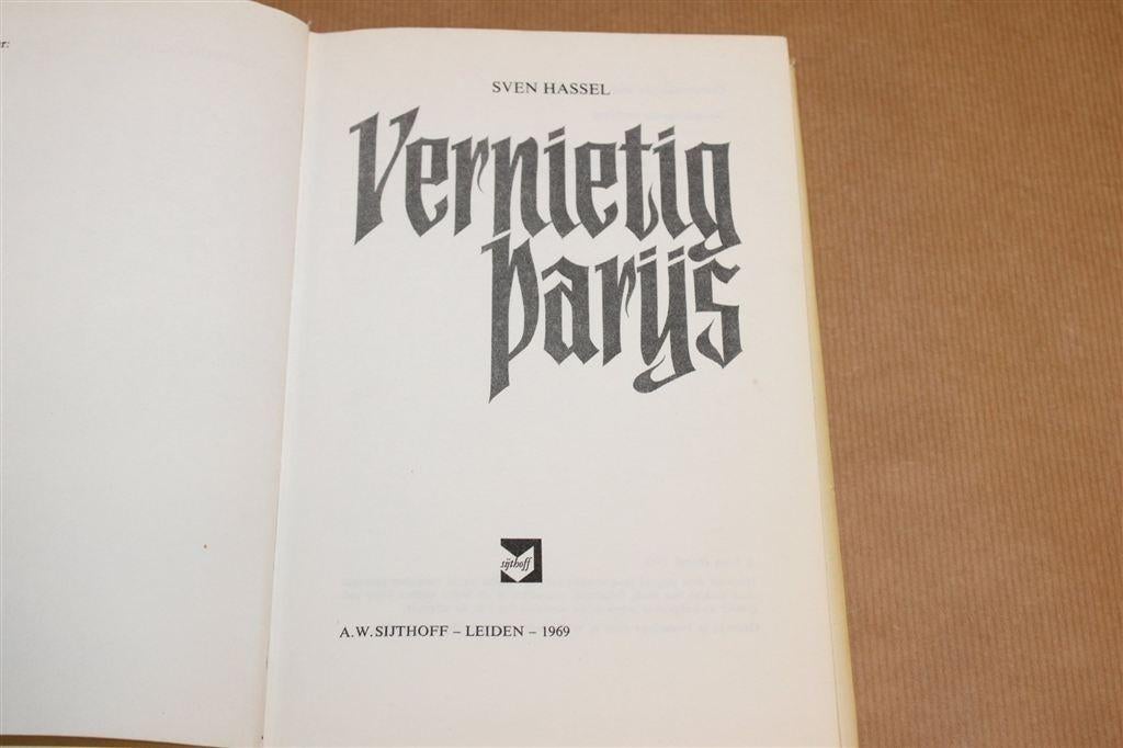 Vernietig Parijs — Sven Hassel WOII Roman 1969, Boeken, Oorlog en Militair, Ophalen of Verzenden, Tweede Wereldoorlog, Gelezen