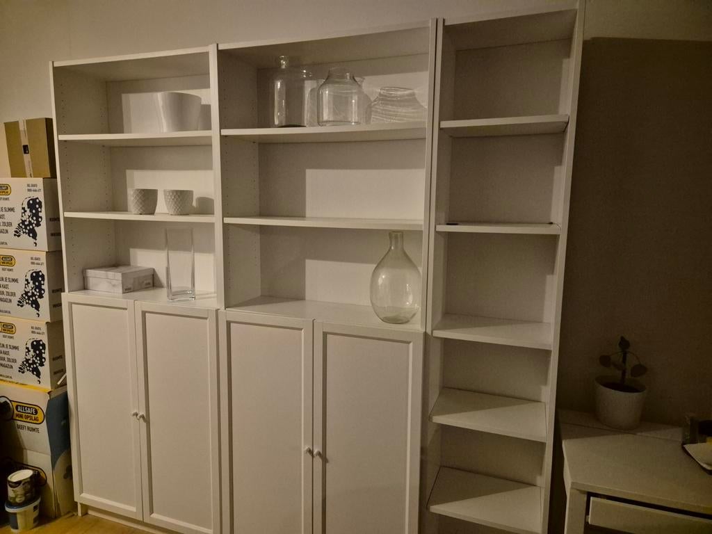 GRATIS : Ikea Billy Boekenkasten met deuren, Huis en Inrichting, Ophalen, Zo goed als nieuw