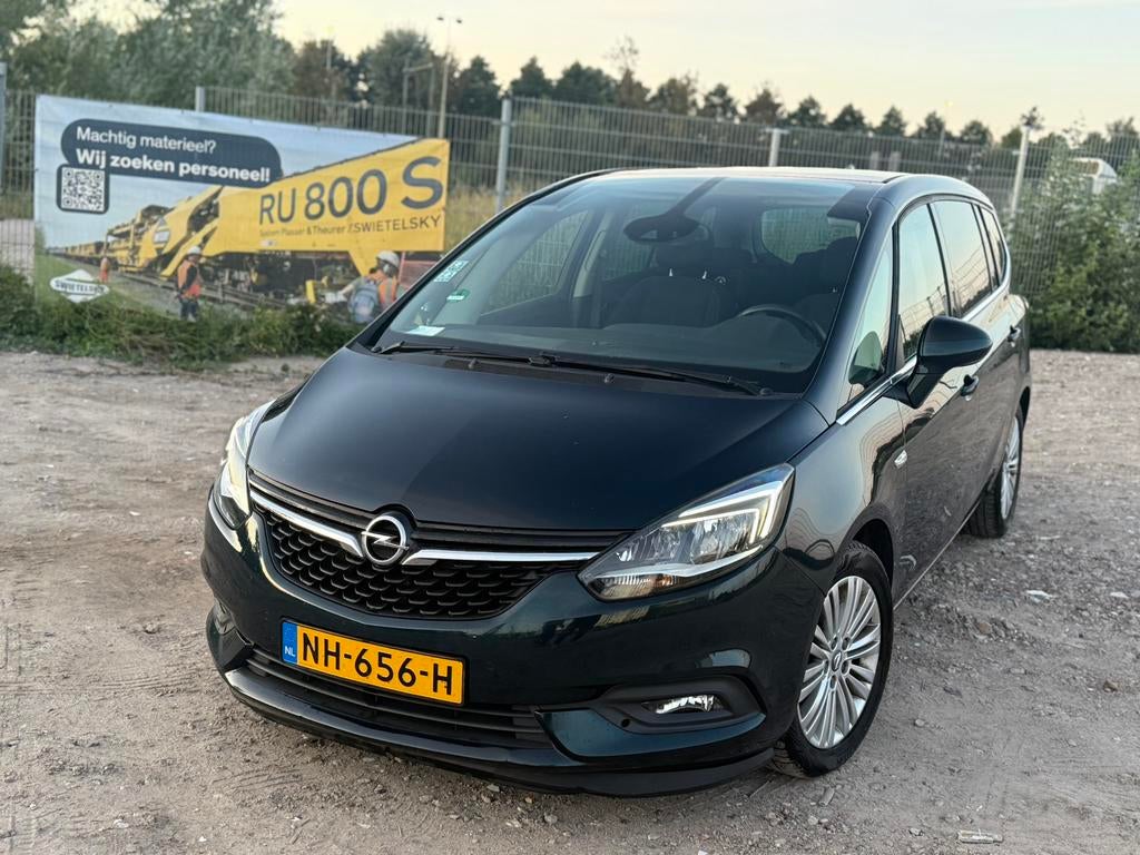 Opel Zafira 1.4 T  AUT 2017 PANO,NAP nieuwe apk! Facelift, Auto's, Opel, 15 km/l, 1550 kg, Zwart, 4 cilinders