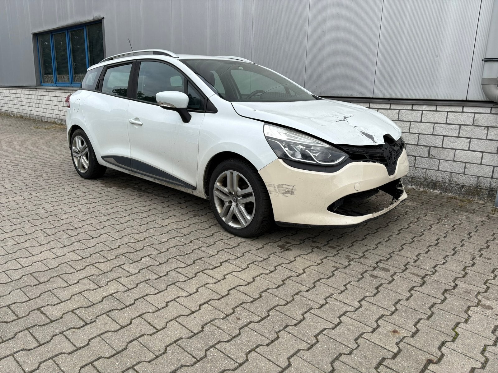 RENAULT CLIO SCHADE 2017, Auto's, Voorwielaandrijving, Stof, Wit, Grijs