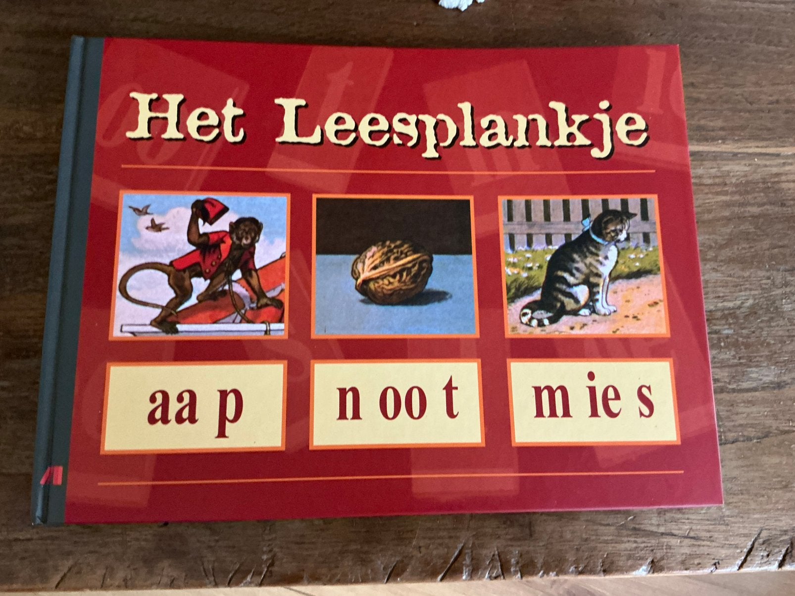BOEK: “HET LEESPLANKJE” : AAP  NOOT MIES, NOSTALGIE, Boeken, Ophalen of Verzenden, Zo goed als nieuw