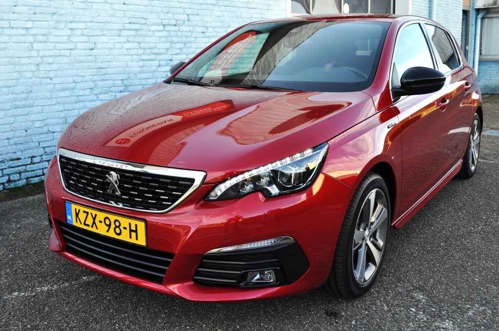 Peugeot 308 1.2 GT Aut mass pdc v+a cam stoelv. (bj 2020), Auto's, 12 maanden, Gebruikt, Euro 6, 1199 cc