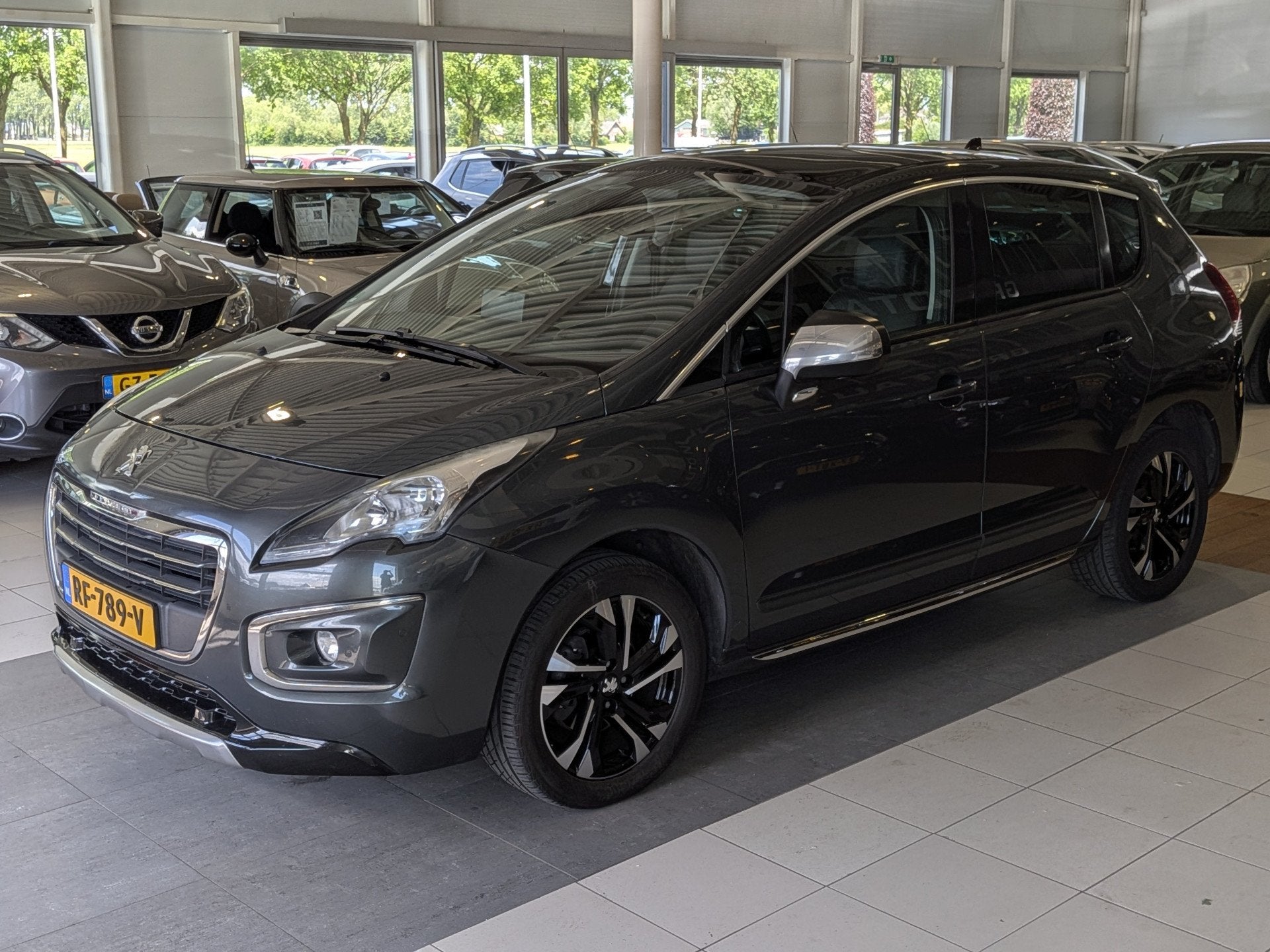 Peugeot 3008 1.2 PureTech Allure Airco, Cruise Control, Trek, Voorwielaandrijving, Gebruikt, 1199 cc, Leder