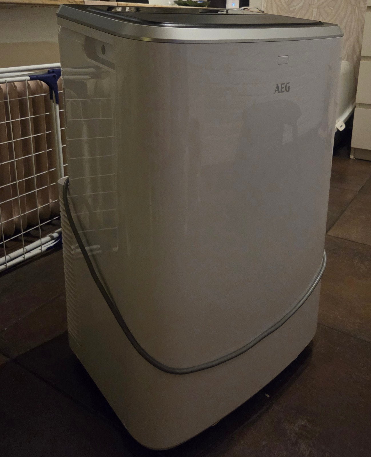 AEG Mobiele Draagbare Airco  - Krachtige Koeling, Witgoed en Apparatuur, Ophalen, 3 snelheden of meer, Zo goed als nieuw, Energieklasse A of zuiniger