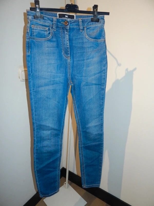 Elisabetta Franchi jeans broek blauw aansluitend model 26, Kleding | Dames, Spijkerbroeken en Jeans, Zo goed als nieuw, W27 (confectie 34) of kleiner