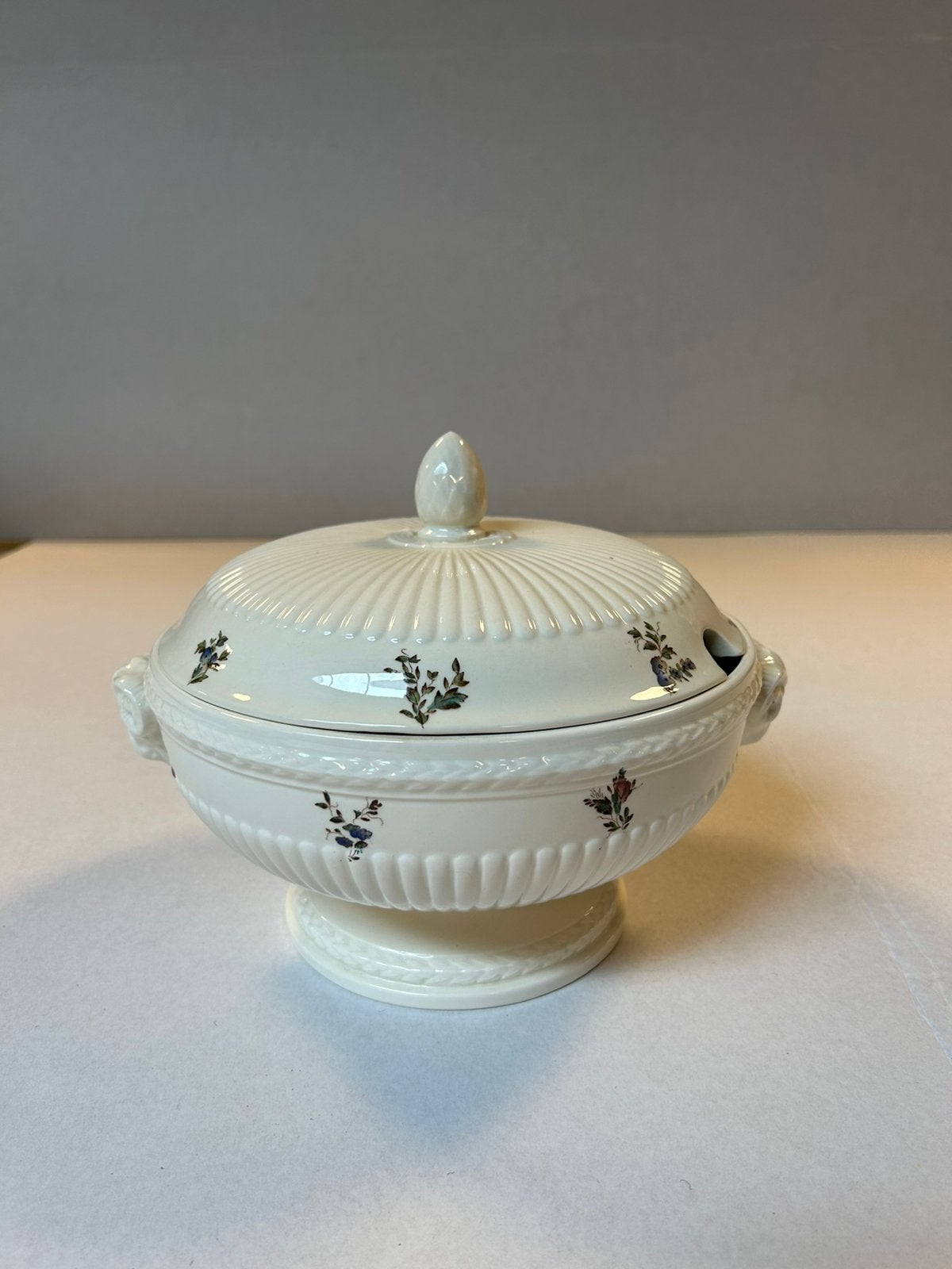 Wedgwood Conway soepterrine, Huis en Inrichting, Ophalen of Verzenden, Nieuw, Aardewerk, Overige typen