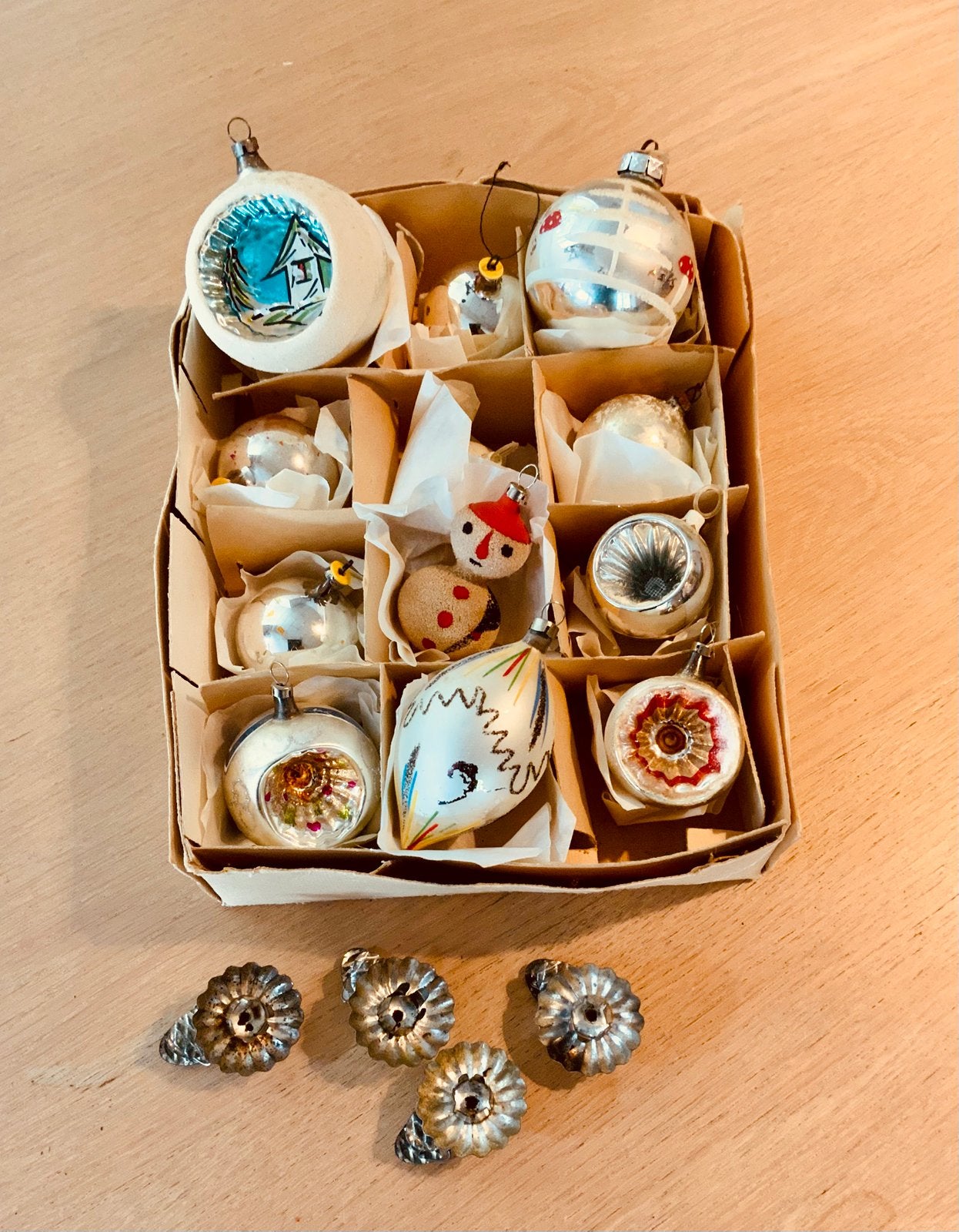 Antieke kerstballen oude kerstversiering diorama deukbal, Ophalen of Verzenden
