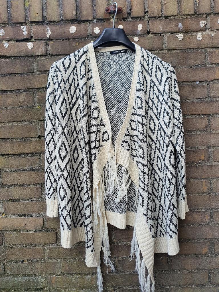 Chic & Jeune poncho vest M/L zwart crème boho, Ophalen of Verzenden, Zo goed als nieuw, Maat 38/40 (M), Zwart