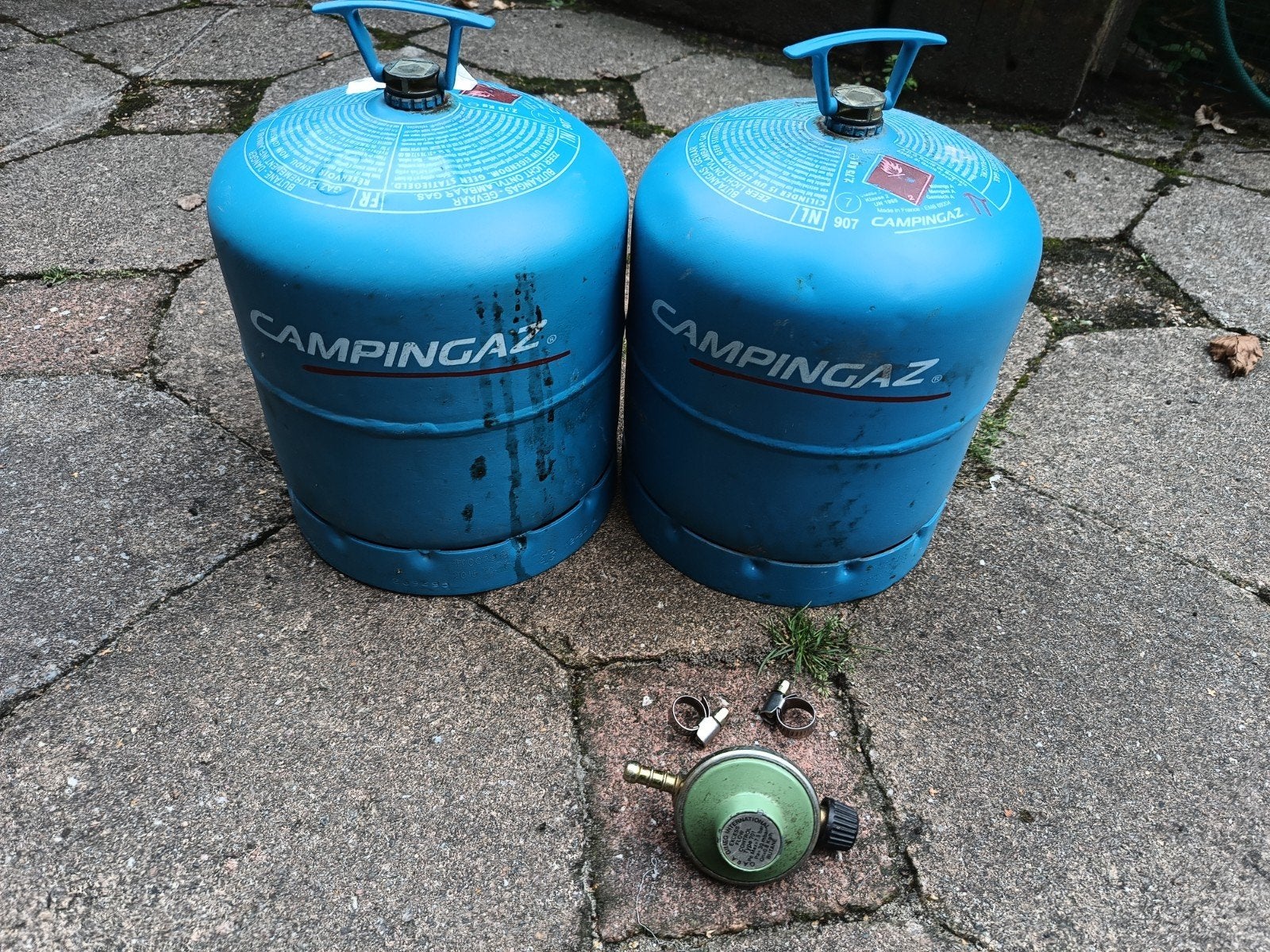 Campingaz 907 gasflessen (leeg!) met drukregelaar, Ophalen