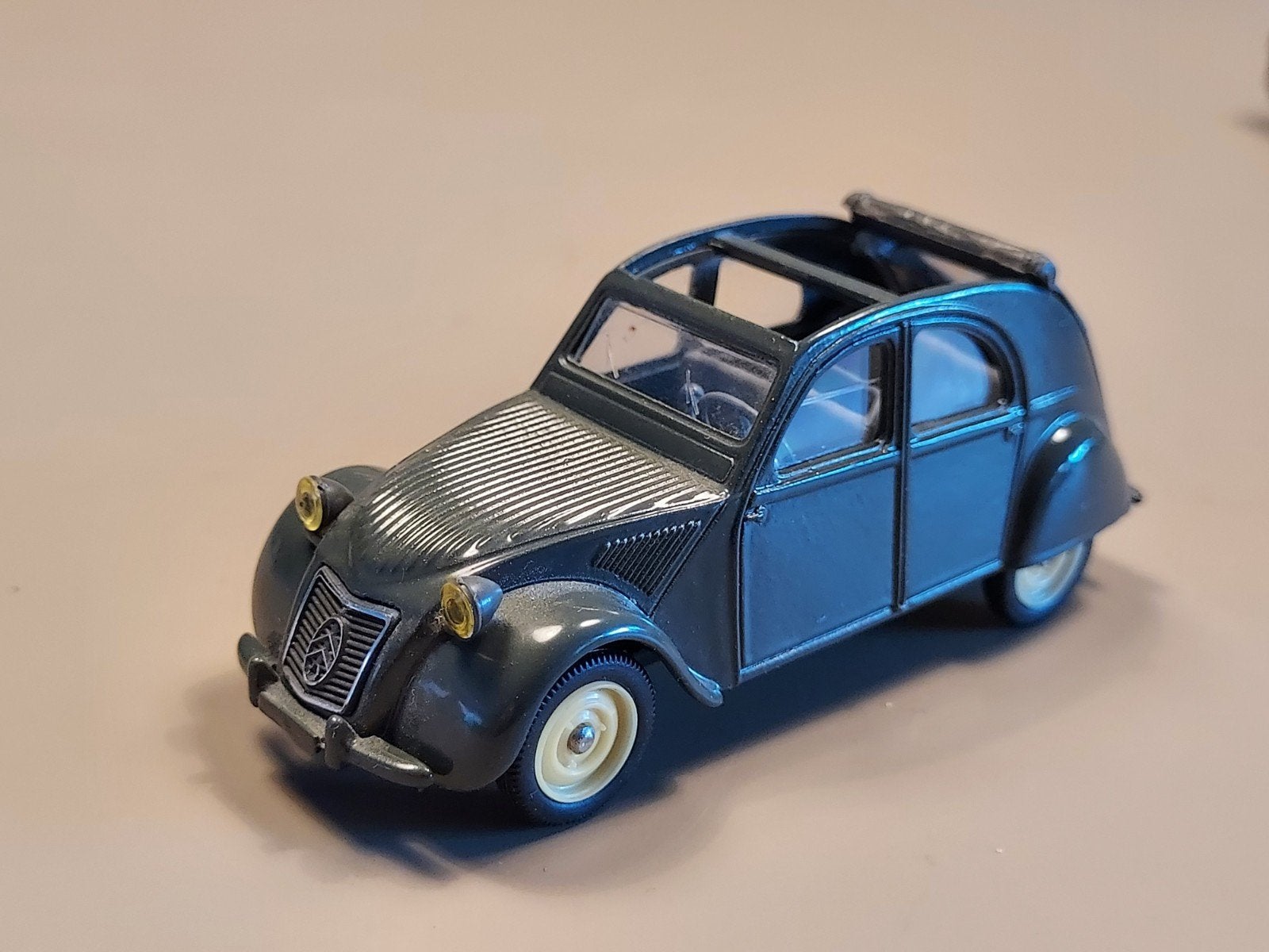 Citroën 2cv Ovaaltje  1:43 Vitesse Portugal, Ophalen of Verzenden, Gebruikt, Auto, Overige merken
