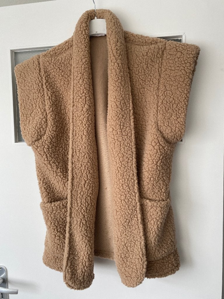 Teddy gilet (one size), Ophalen of Verzenden, Zo goed als nieuw, Maat 46/48 (XL) of groter, Beige