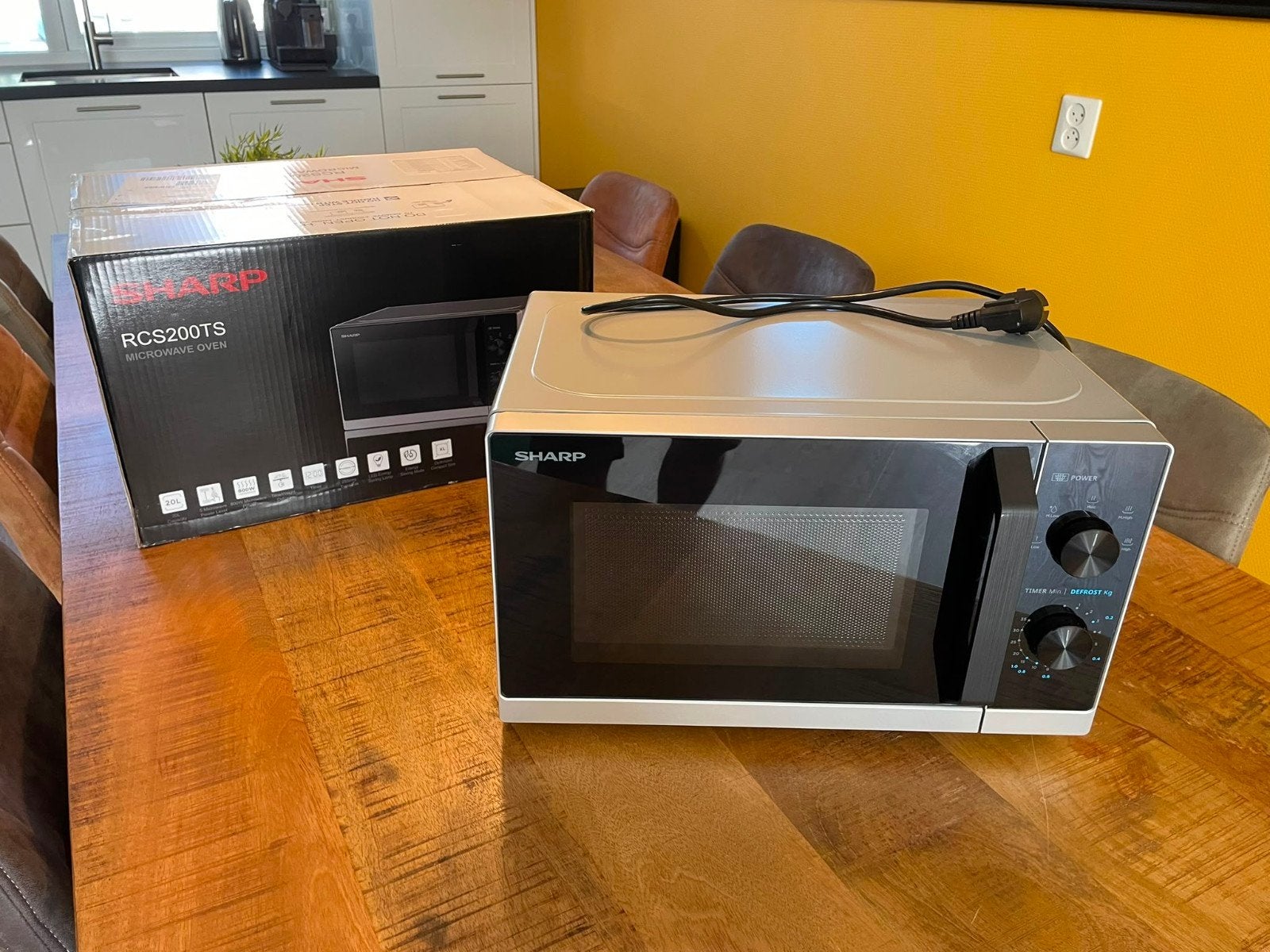 Sharp RCS200TS Magnetron - Zo goed als nieuw, Ophalen, Draaiplateau, Vrijstaand, Magnetron