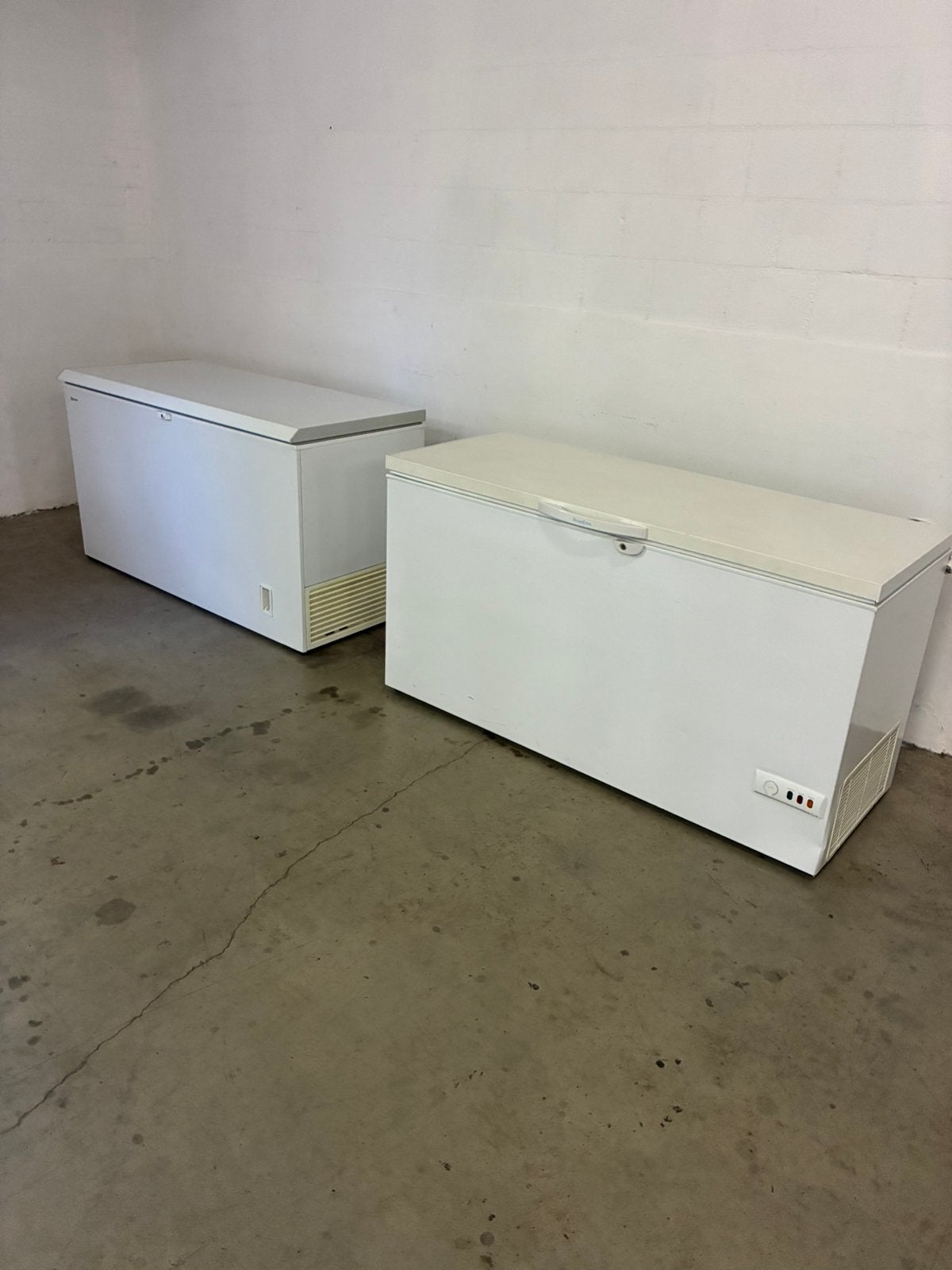 Te koop 2 stuks vriezer vrieskist vrieskisten diepvriezer, Witgoed en Apparatuur, Vriezers en Diepvrieskisten, Ophalen, Zo goed als nieuw