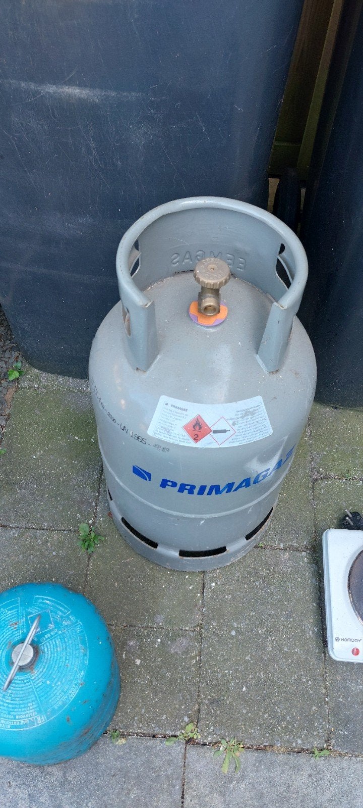 2 bijna volle flessen gas +kleine electrisch kook plaatje, Ophalen, Zo goed als nieuw