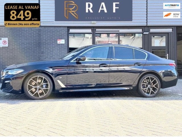 BMW 5-serie 530i xDrive Business Edition Plus,Export price 3, Auto's, BMW, Automaat, 1998 cc, 15 km/l, Gebruikt