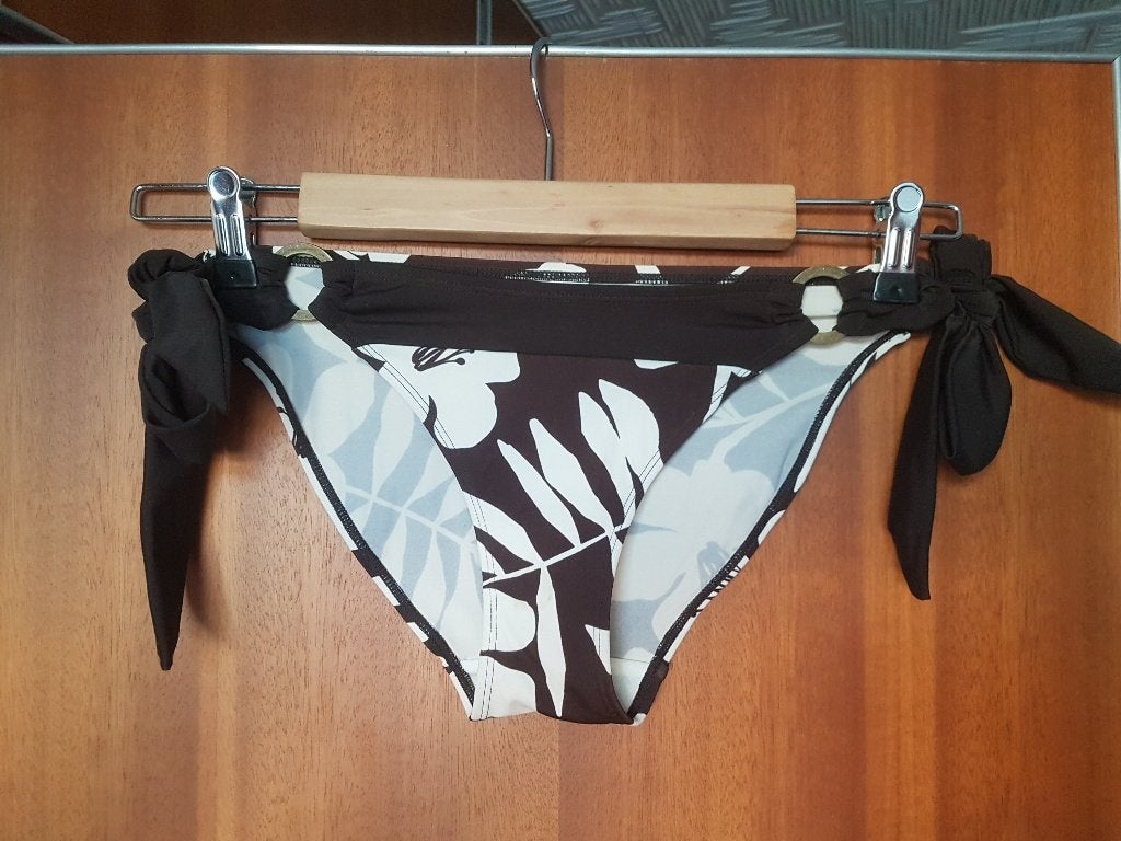 Bikini broekje maat 36, Kleding | Dames, Badmode en Zwemkleding, Ophalen of Verzenden, Nieuw, Badpak