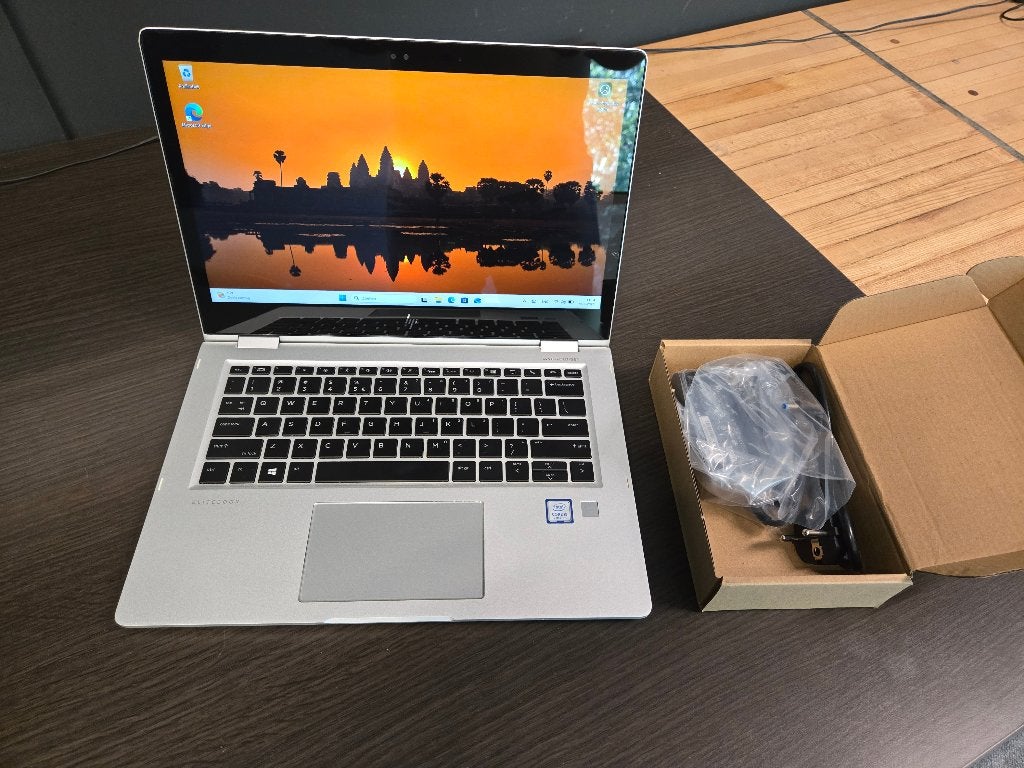 Foto 2 van Zeer nette HP x360 laptop/tablet met Windows 11/ touchscreen